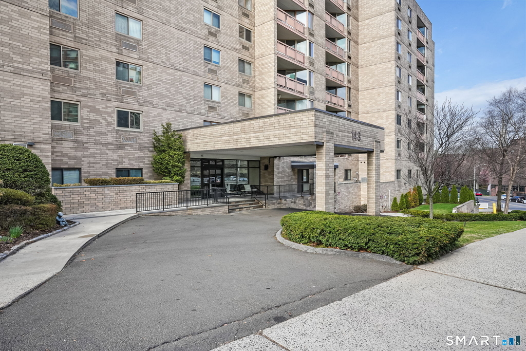 143 Hoyt Street - Photo 0