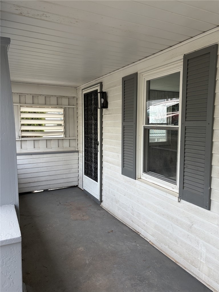1154 Eisenhower Dr - Photo 2