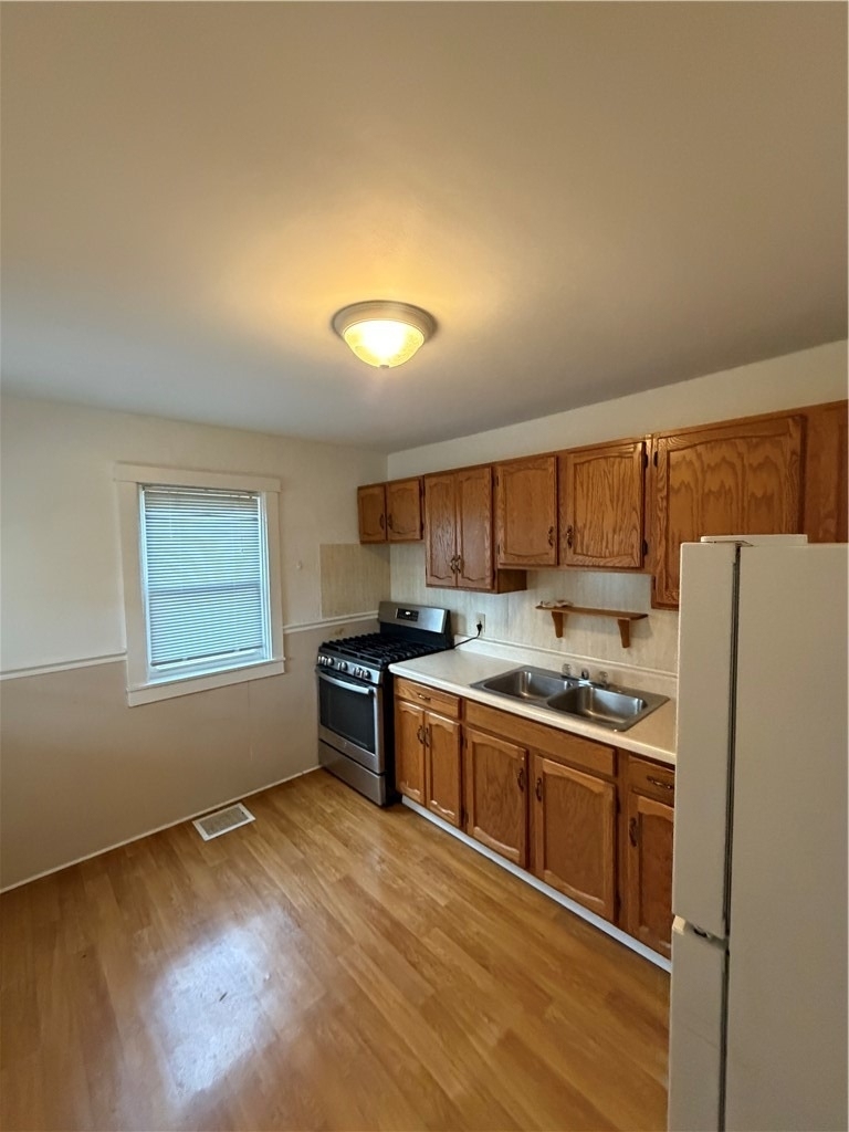 20 N Pine St - Photo 5