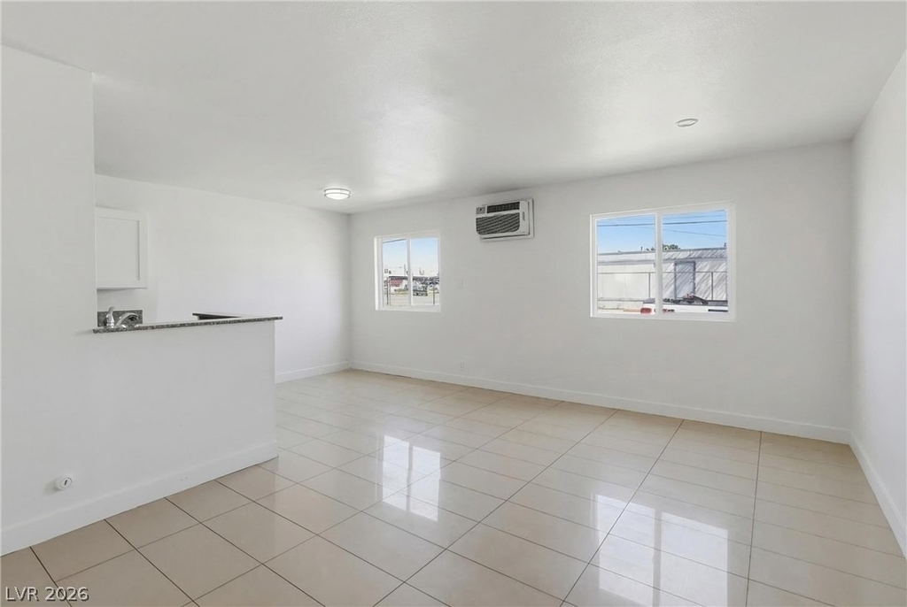 180 W New York Avenue - Photo 3