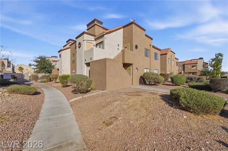 2982 Juniper Hills Boulevard - Photo 0