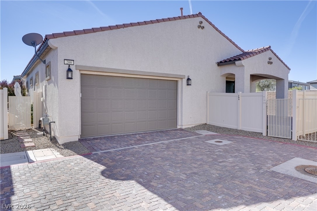 209 Coltrane Canyon Avenue - Photo 22