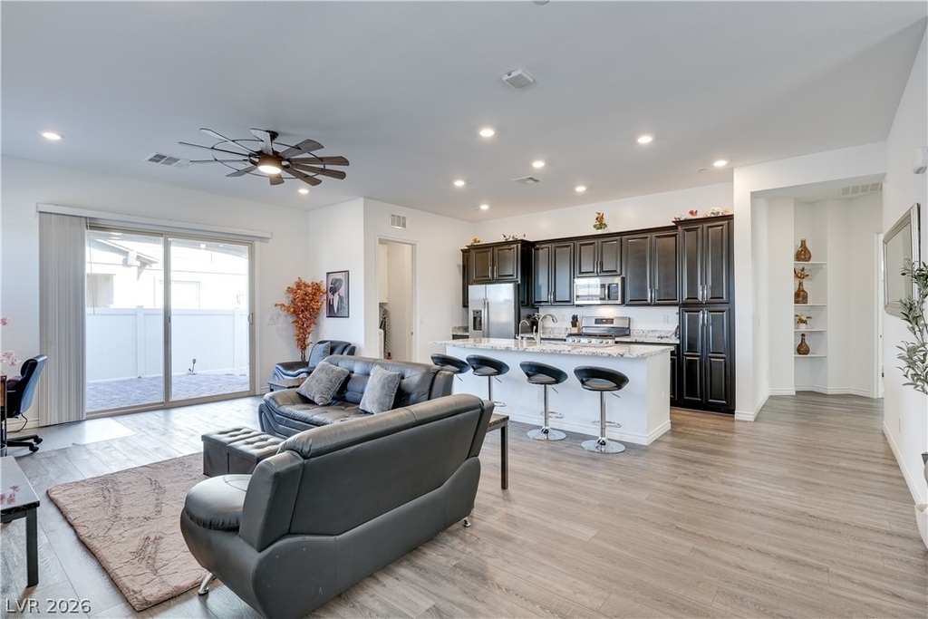 209 Coltrane Canyon Avenue - Photo 6