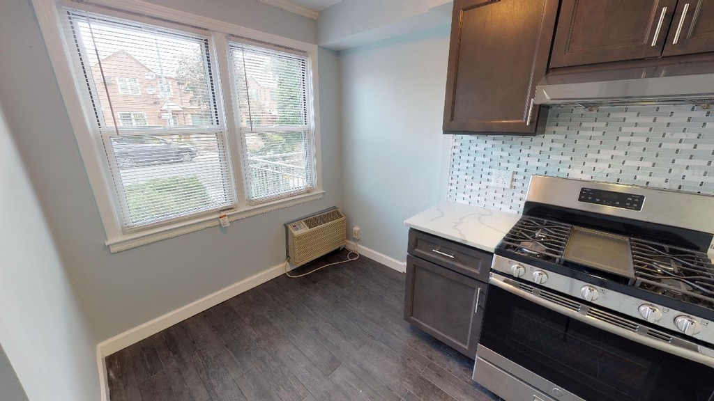 67-12 Juno Street - Photo 5