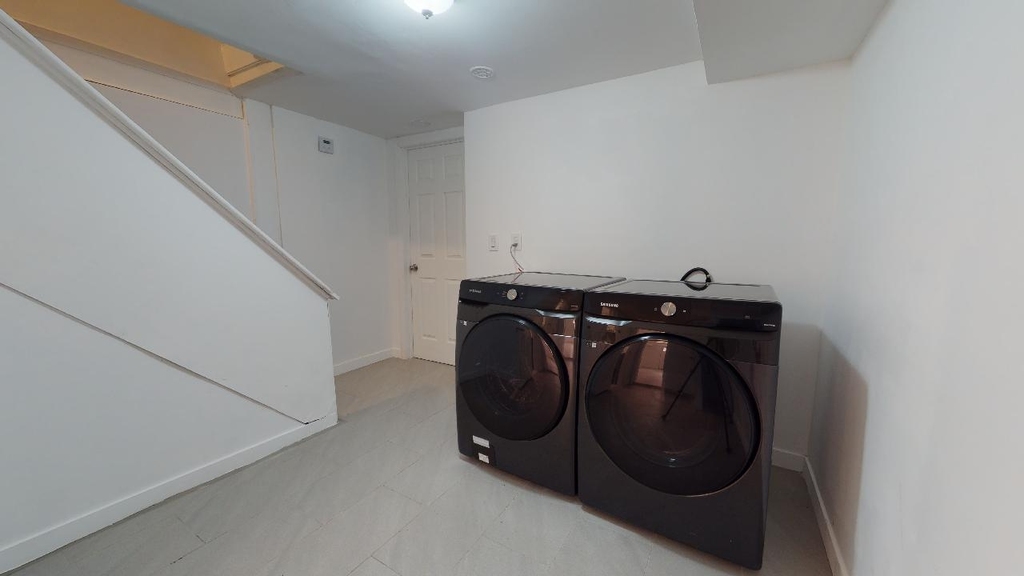 67-12 Juno Street - Photo 14
