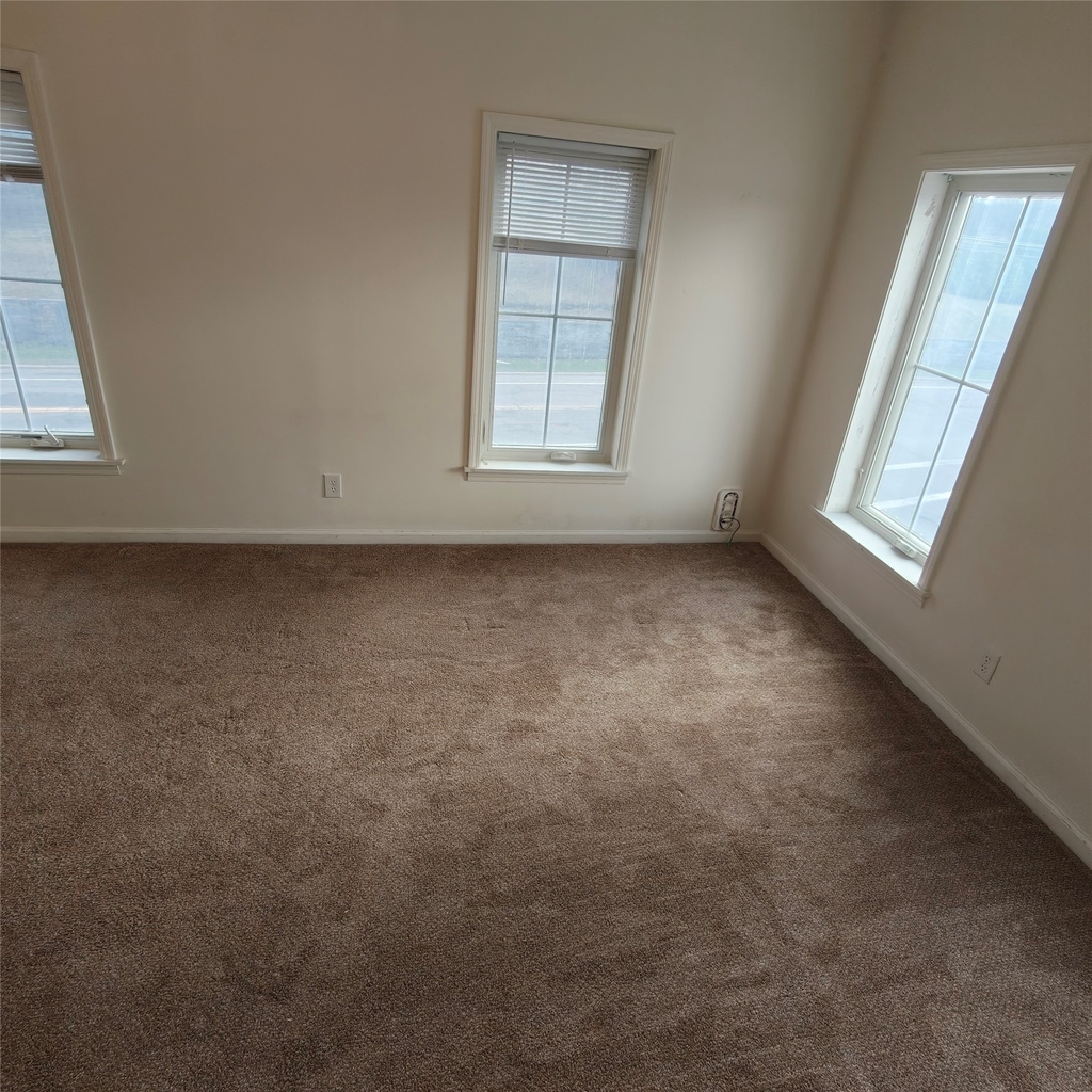 145 Floral Avenue - Photo 3