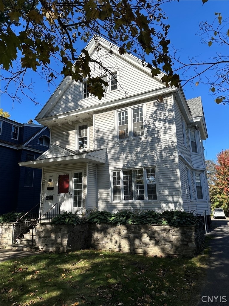 1801 James Street - Photo 2