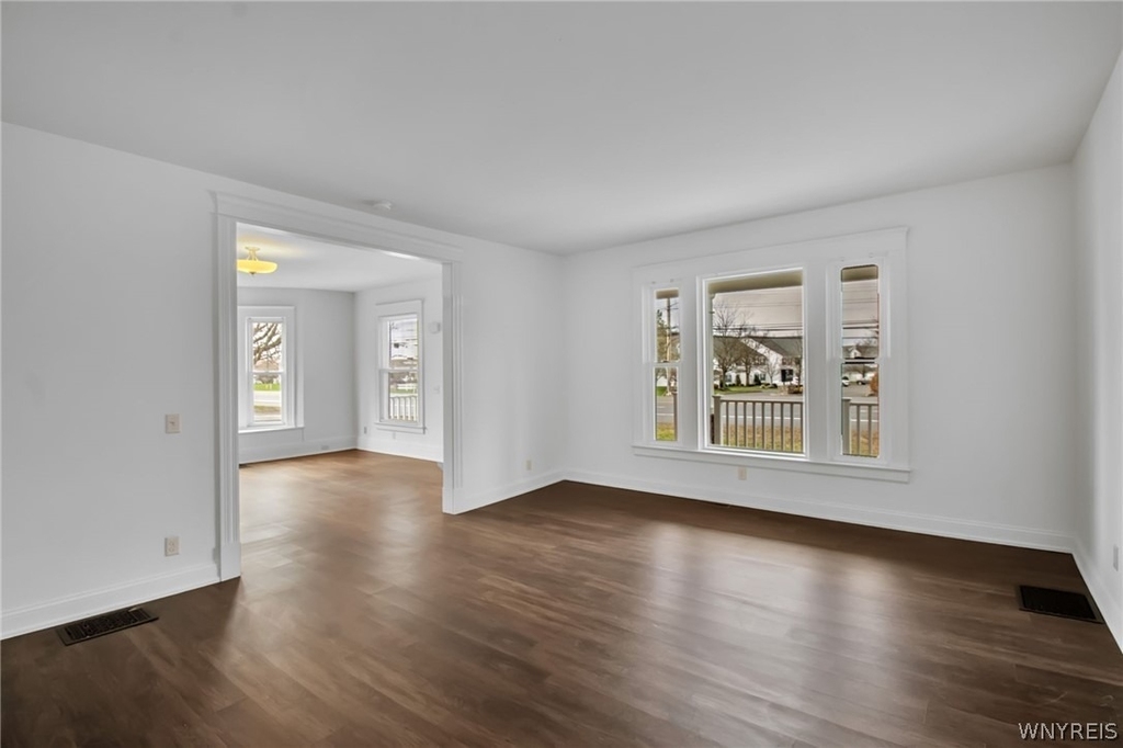 5849 Broadway Street - Photo 6
