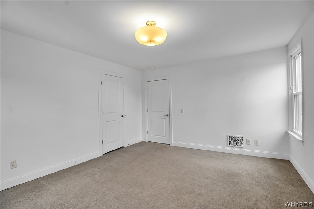 5849 Broadway Street - Photo 17
