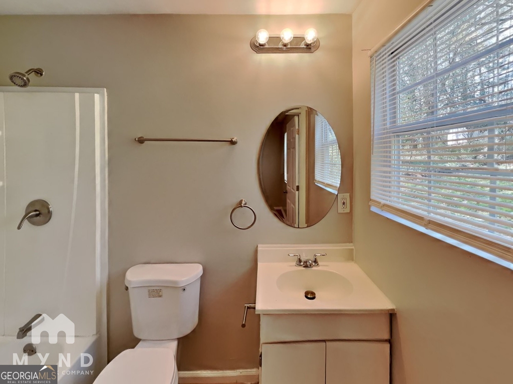 450 Fairburn Road Nw - Photo 7