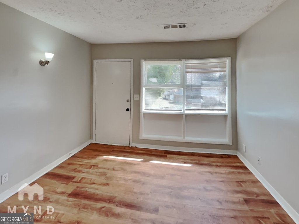450 Fairburn Road Nw - Photo 3