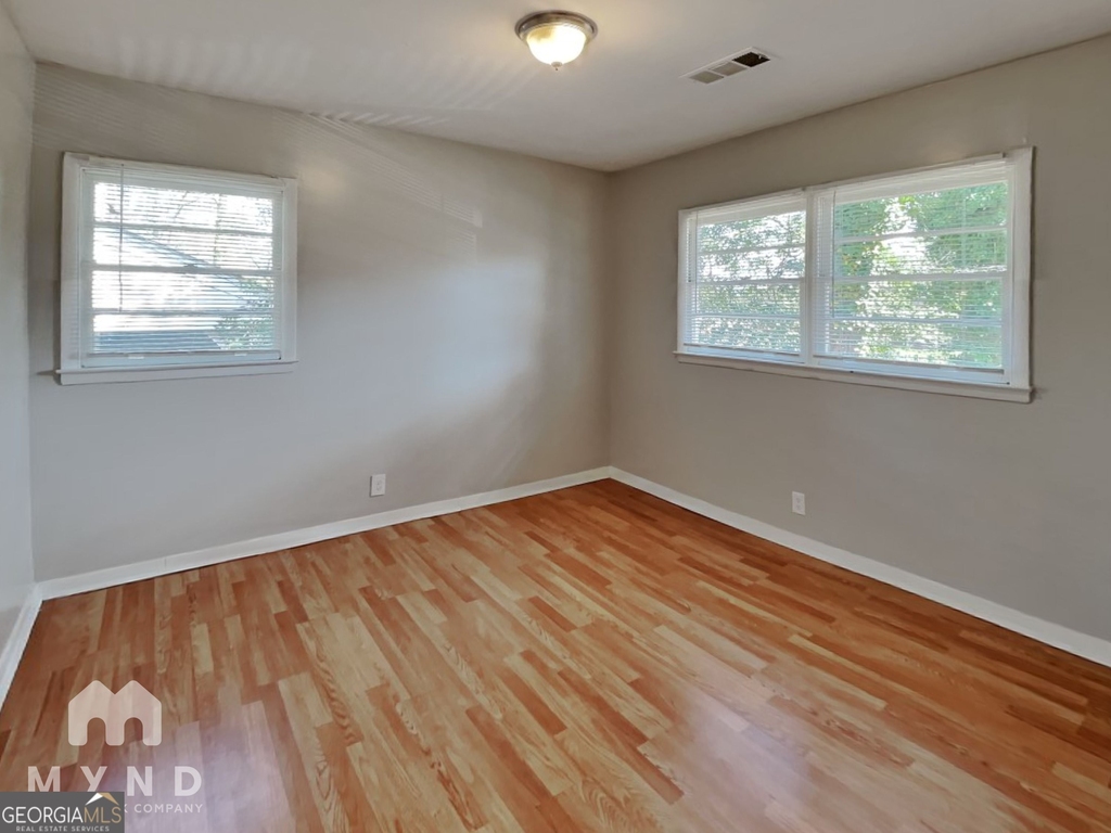 450 Fairburn Road Nw - Photo 9