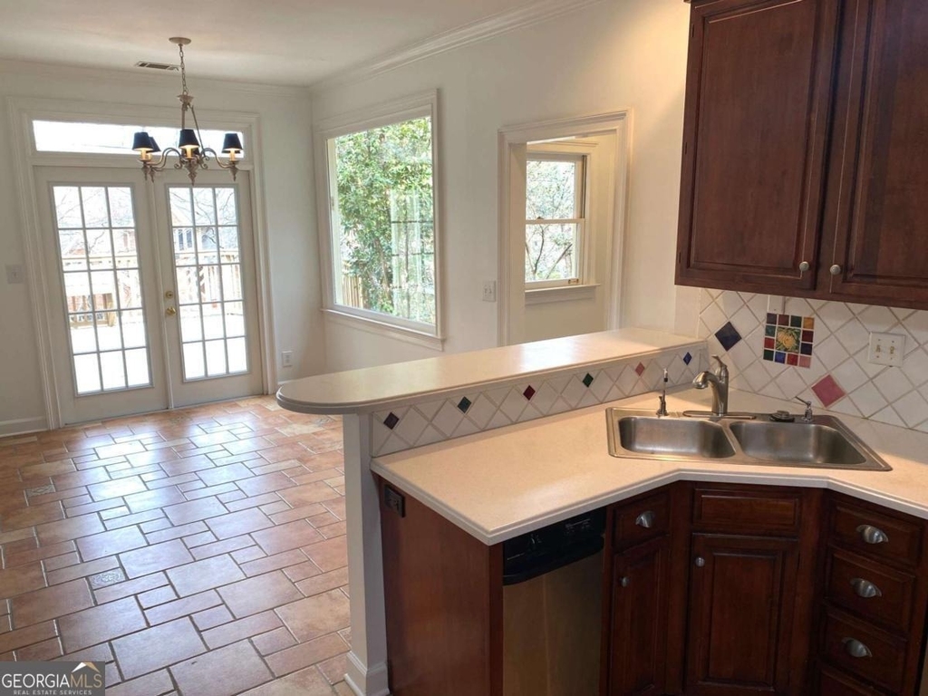 7155 Roswell Road - Photo 21