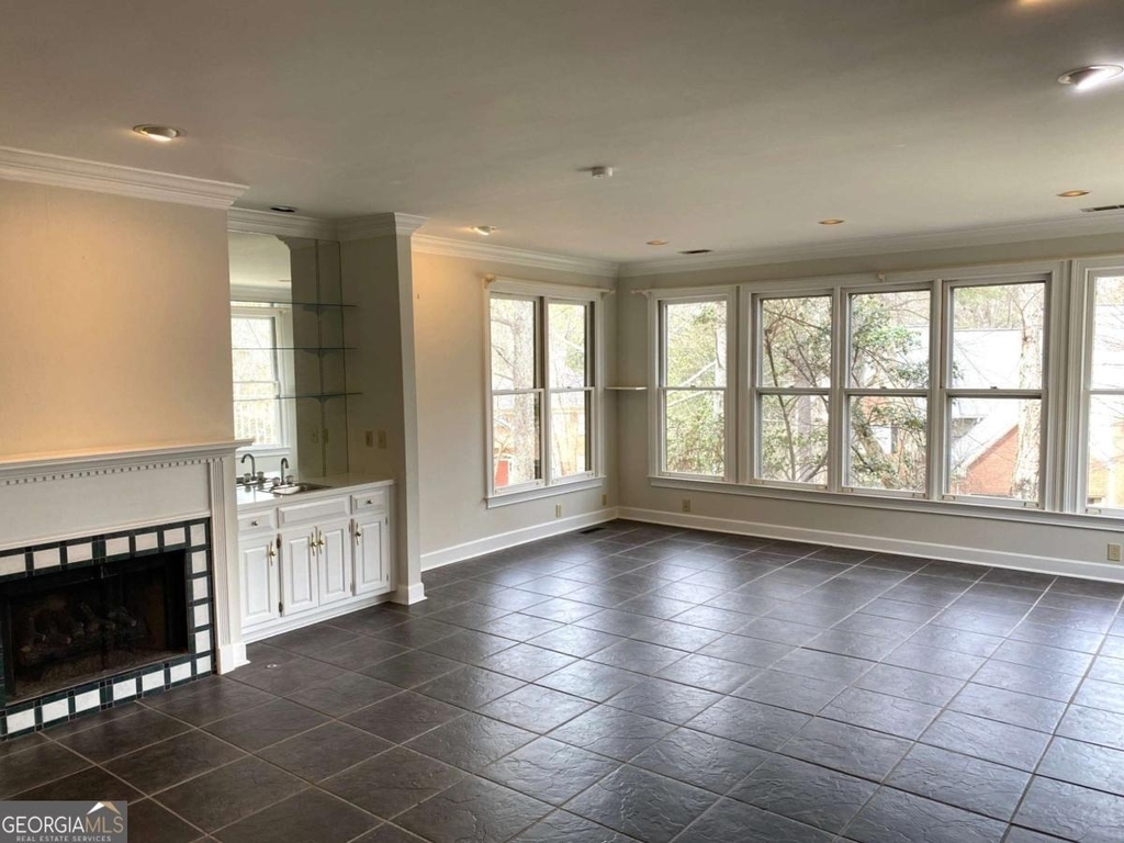 7155 Roswell Road - Photo 9