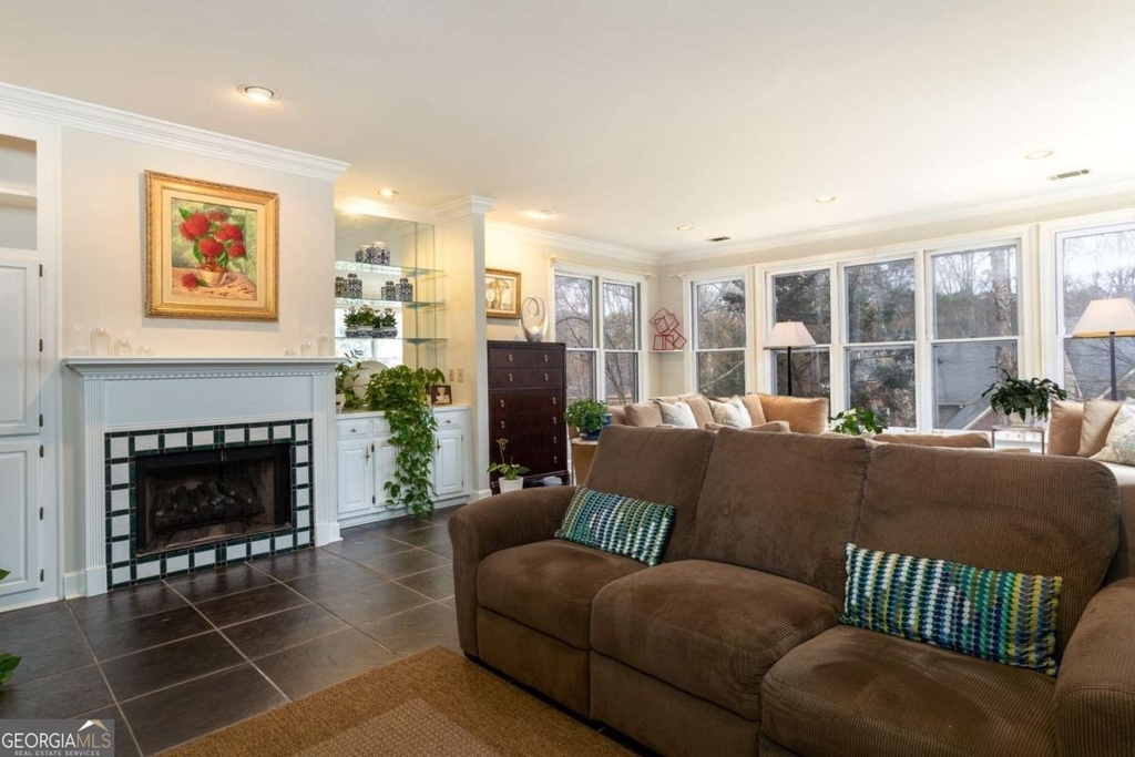7155 Roswell Road - Photo 8