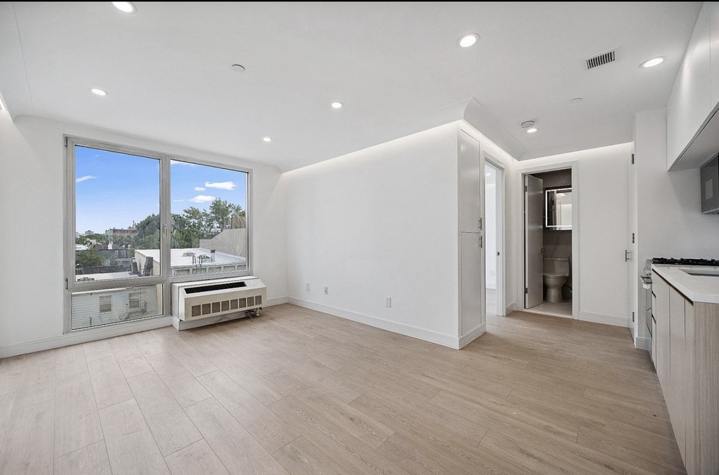 184 Eagle Street - Photo 1