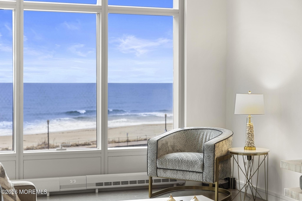 15 Morris Avenue - Photo 1