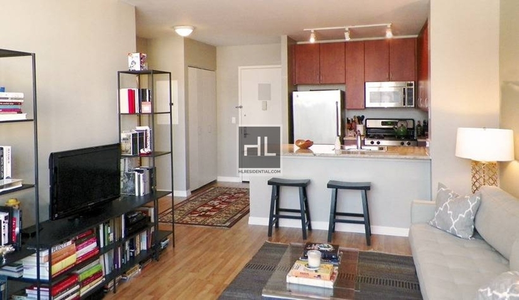 West 55th Street - Photo 1