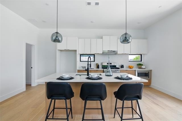 430 E 8th - Photo 9