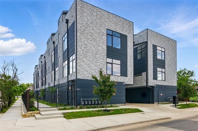 430 E 8th - Photo 1