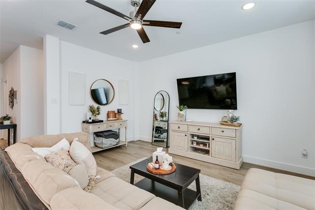 7605 Reis Lane - Photo 4
