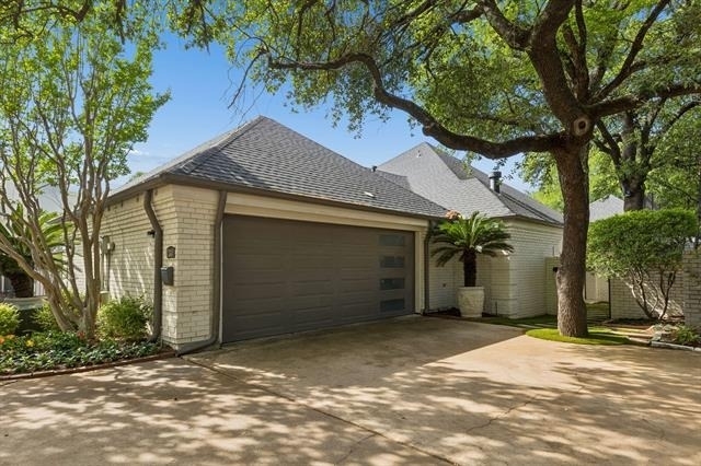 2001 Saint Charles Place - Photo 1