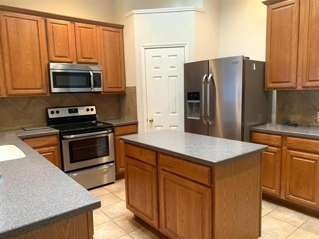 7908 Thorneywood Road - Photo 2