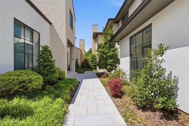 9855 Kingsway Avenue - Photo 35