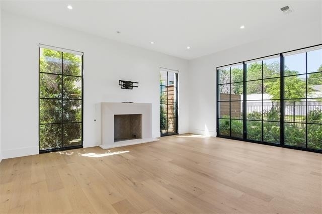 9855 Kingsway Avenue - Photo 11
