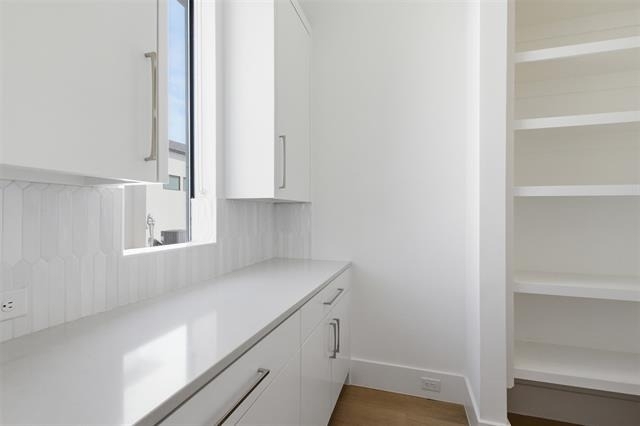 9855 Kingsway Avenue - Photo 18