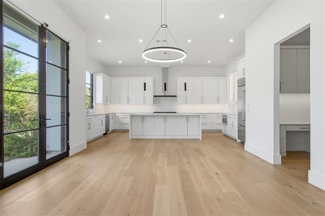 9855 Kingsway Avenue - Photo 12