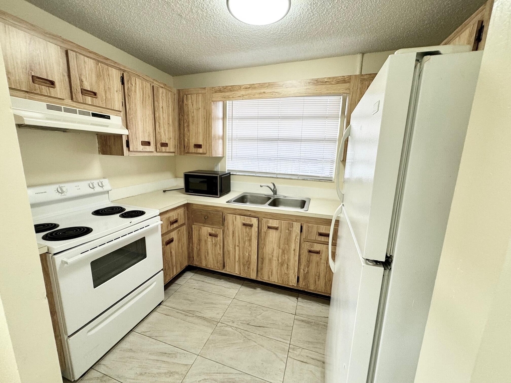 3605 Nw 187th Street - Photo 2