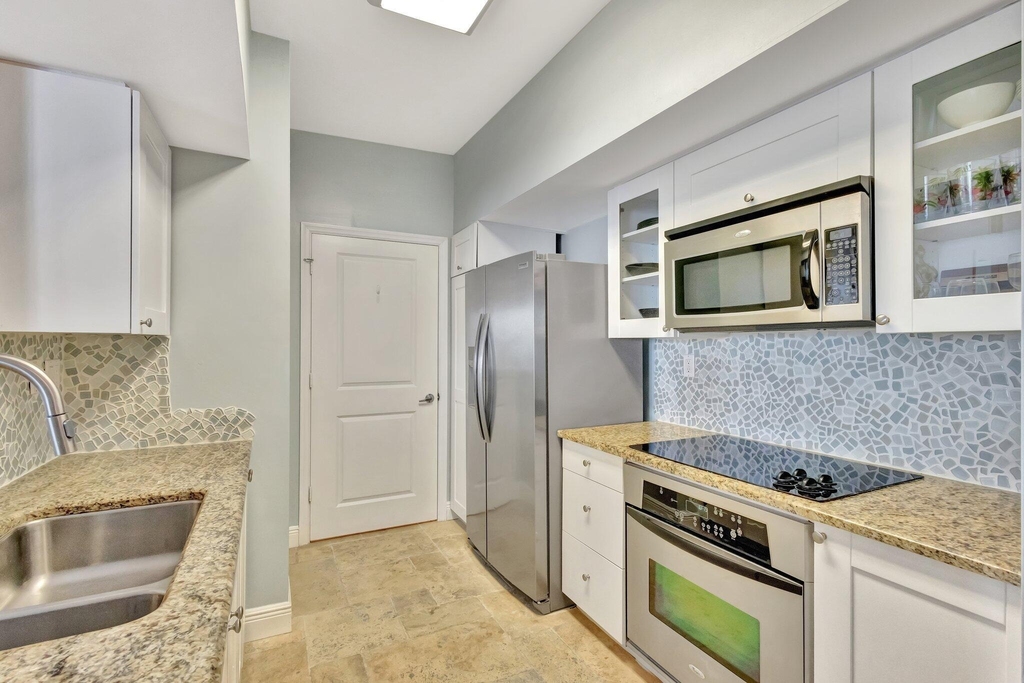 975 Nw Flagler Avenue - Photo 9