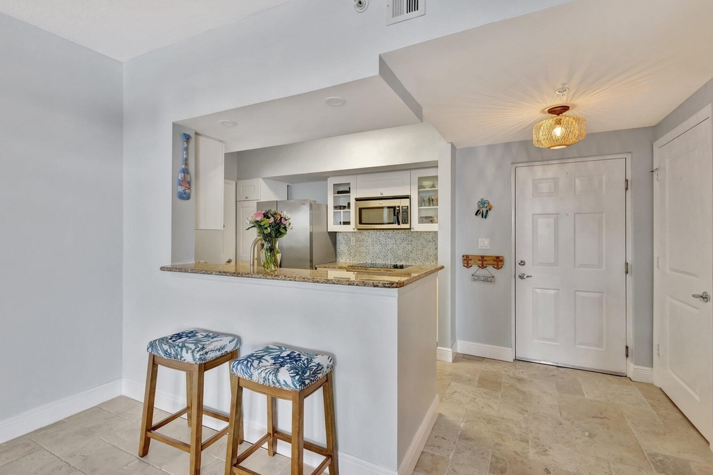975 Nw Flagler Avenue - Photo 6
