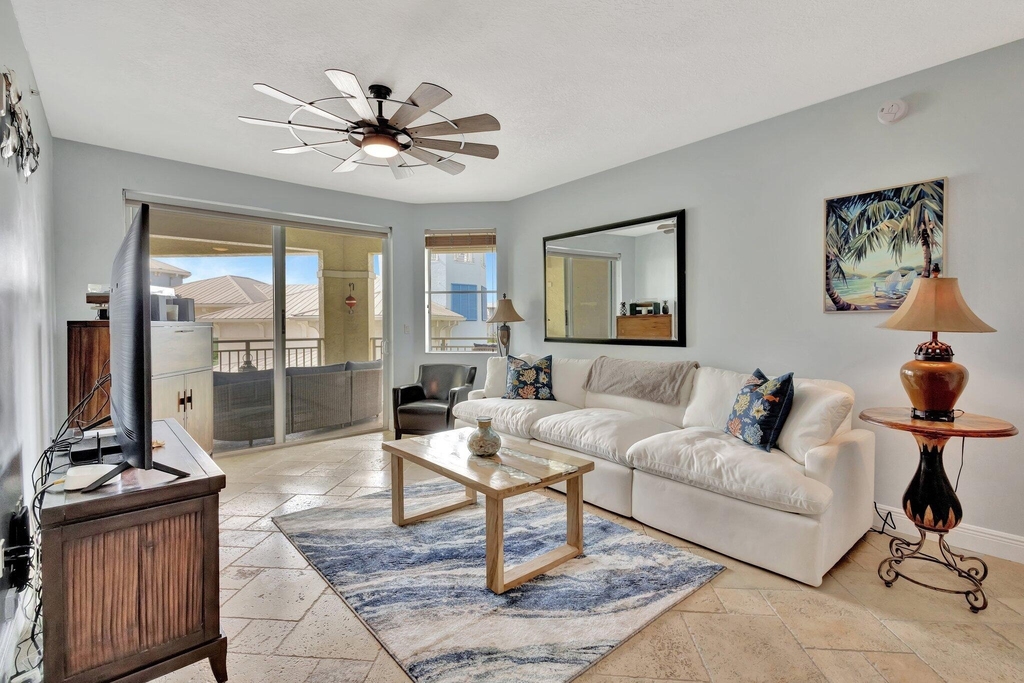 975 Nw Flagler Avenue - Photo 1