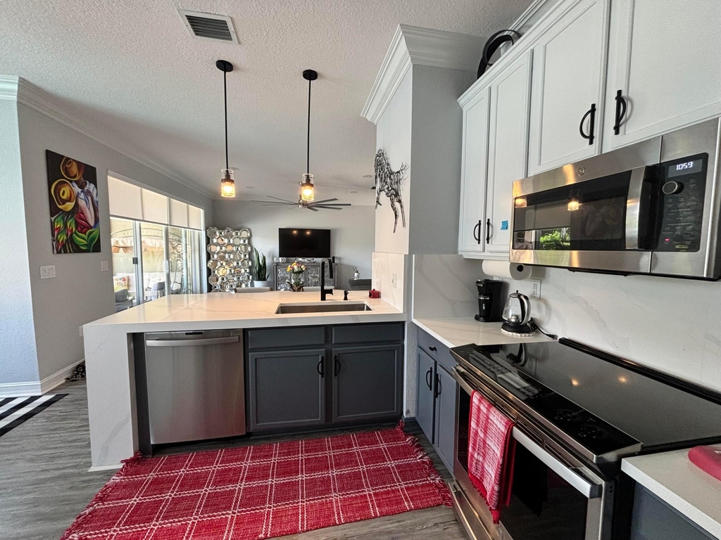 8219 Calabria Lakes Drive - Photo 33