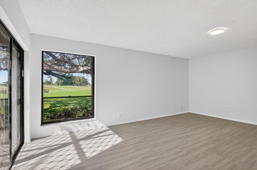 661 Hollows Circle - Photo 30