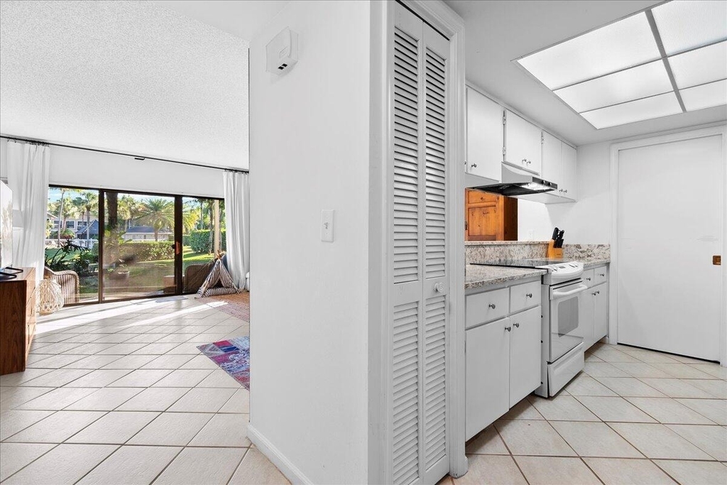 11863 Wimbledon Circle - Photo 2
