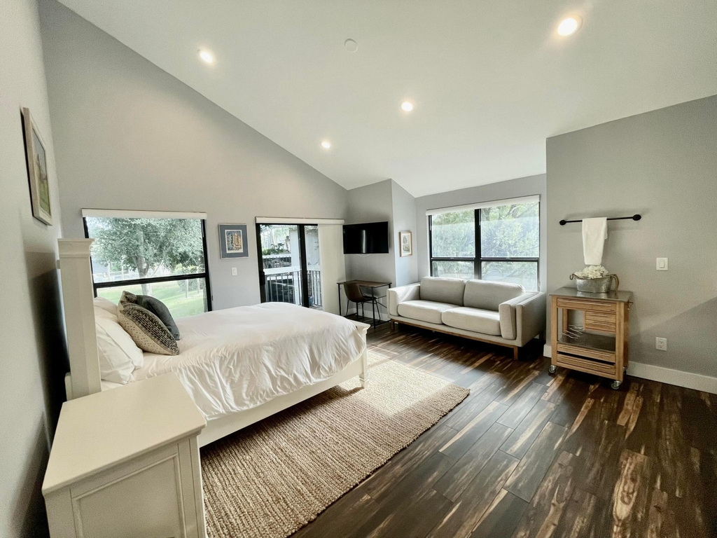 11863 Wimbledon Circle - Photo 1