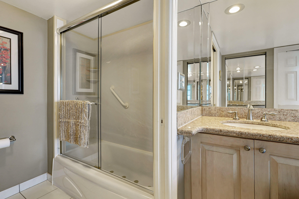 840 Ocean Drive - Photo 30