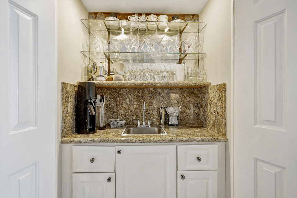 840 Ocean Drive - Photo 22