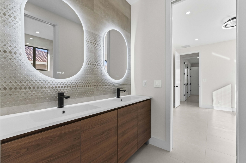 621 Nw 42nd Avenue - Photo 23