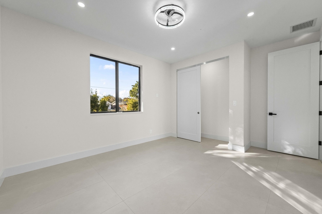621 Nw 42nd Avenue - Photo 29