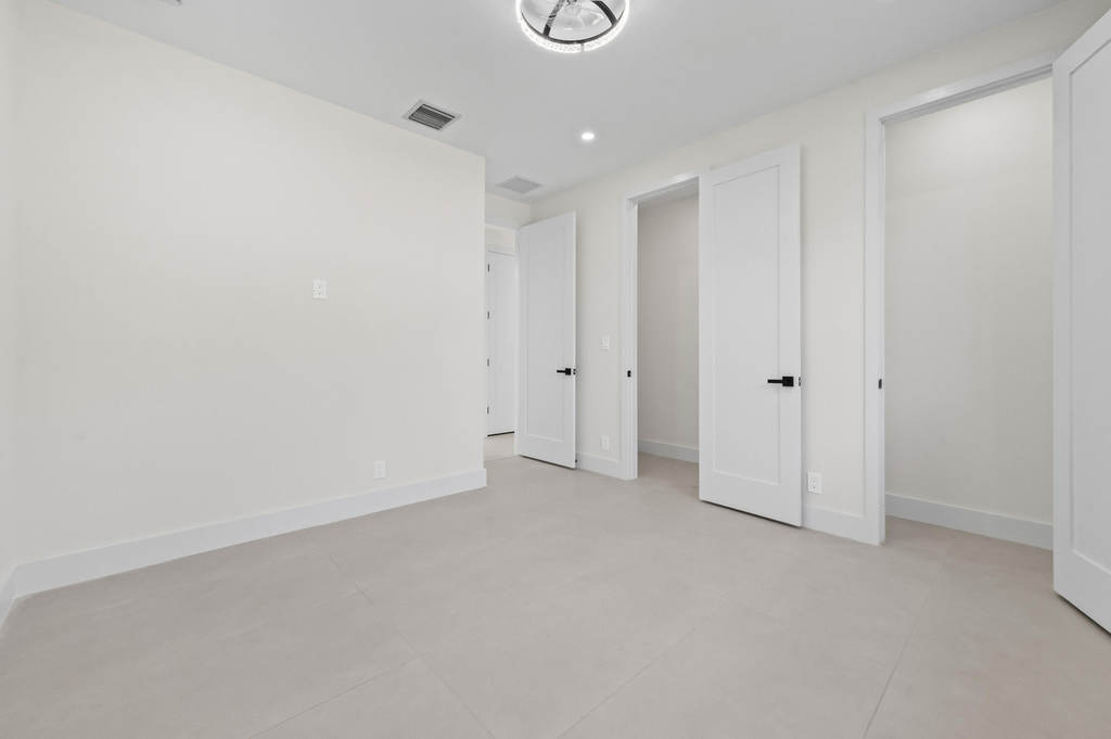 621 Nw 42nd Avenue - Photo 18