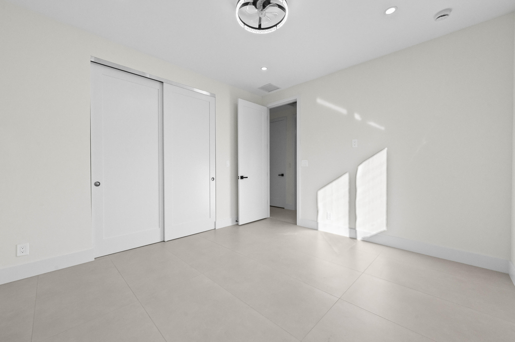 621 Nw 42nd Avenue - Photo 21