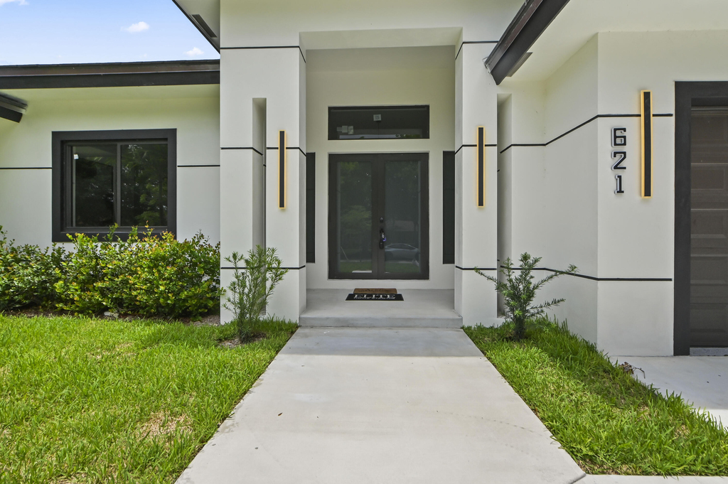 621 Nw 42nd Avenue - Photo 3