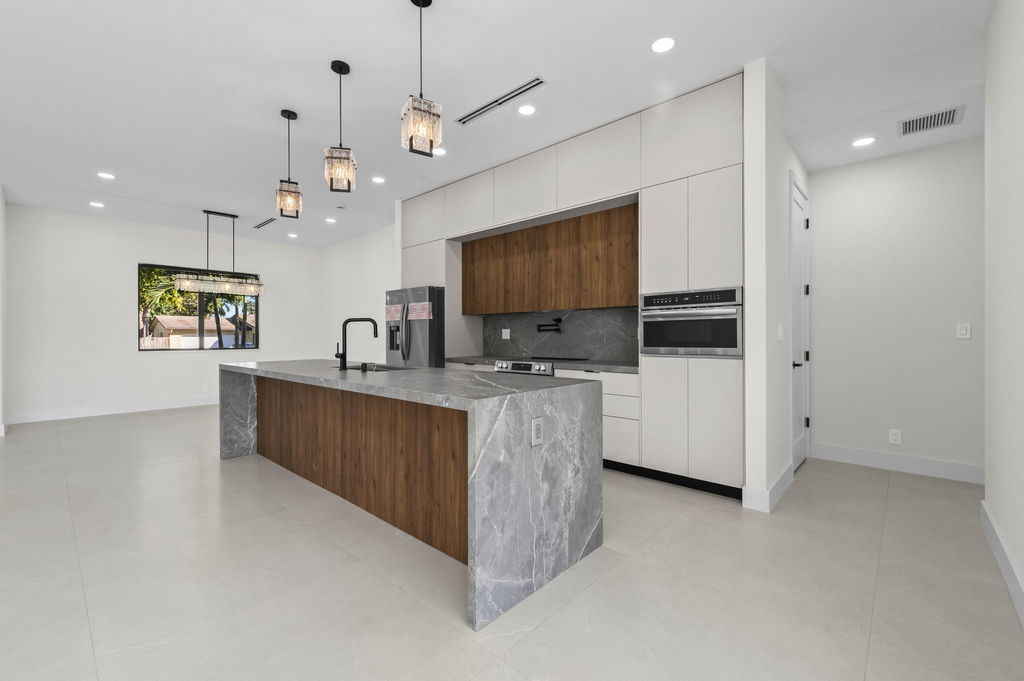 621 Nw 42nd Avenue - Photo 9