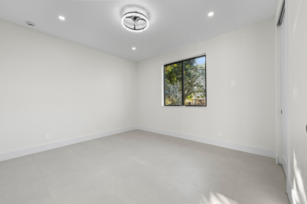 621 Nw 42nd Avenue - Photo 27