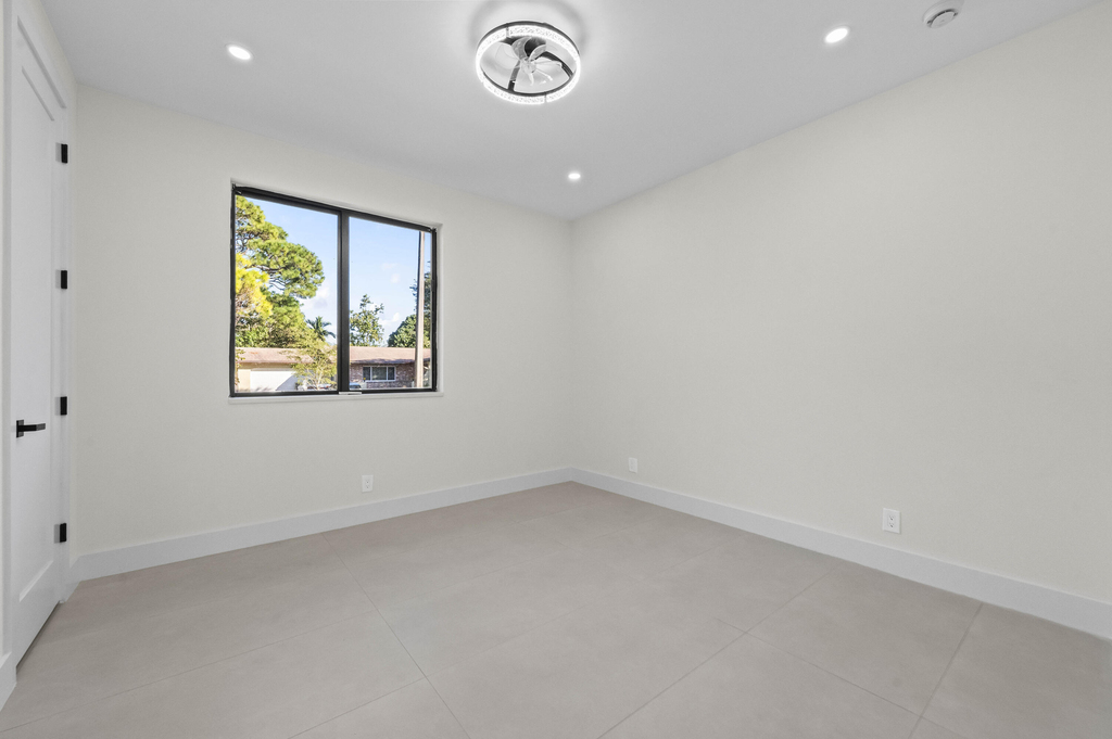 621 Nw 42nd Avenue - Photo 16