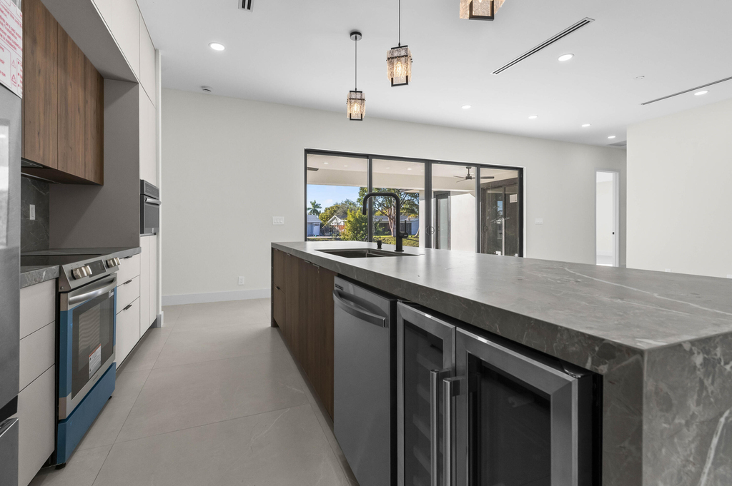 621 Nw 42nd Avenue - Photo 11